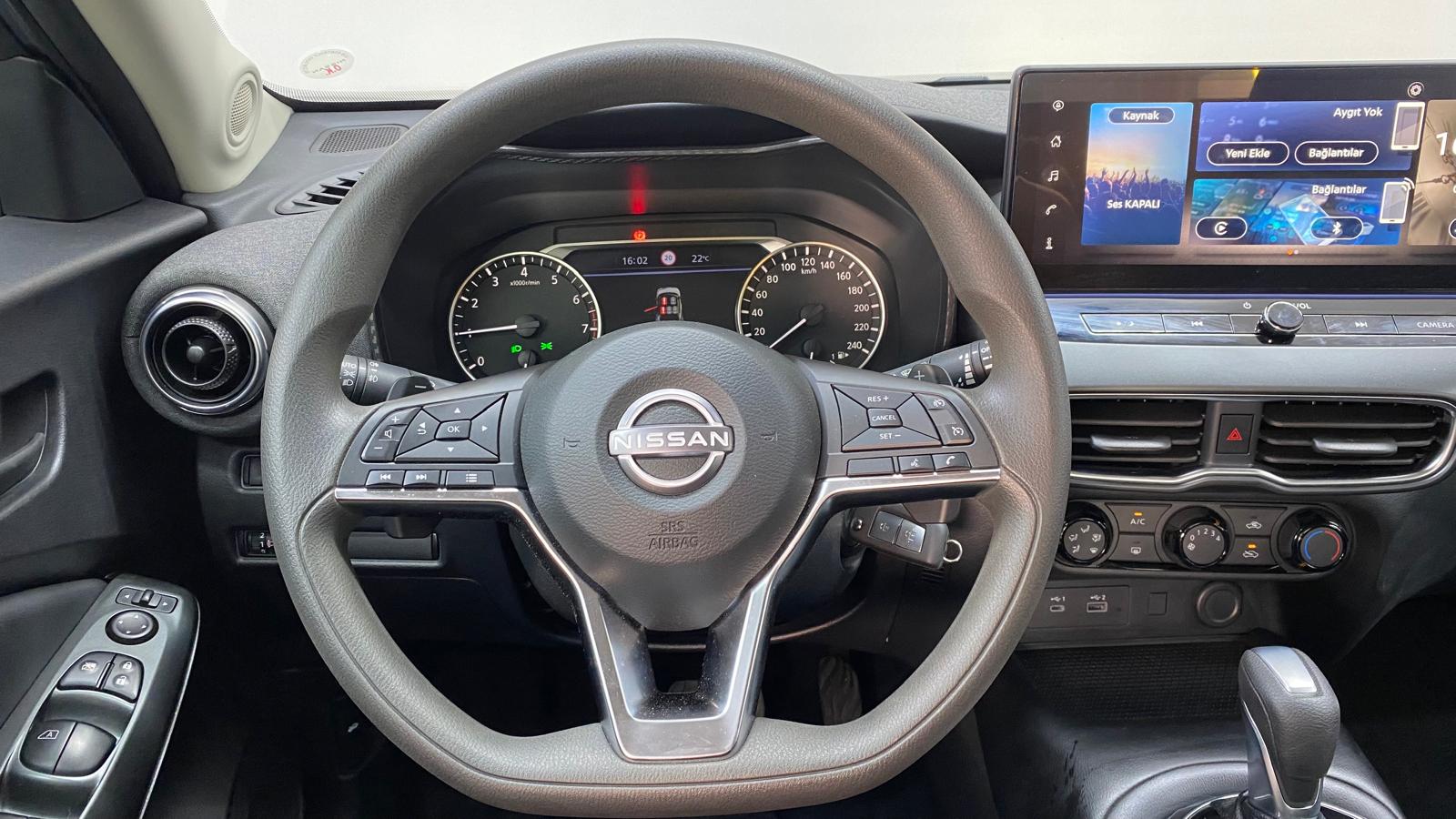 NISSAN JUKE 17